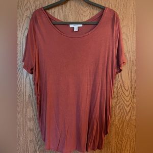 Dolphin Hem Short Sleeve Round Neck Tee